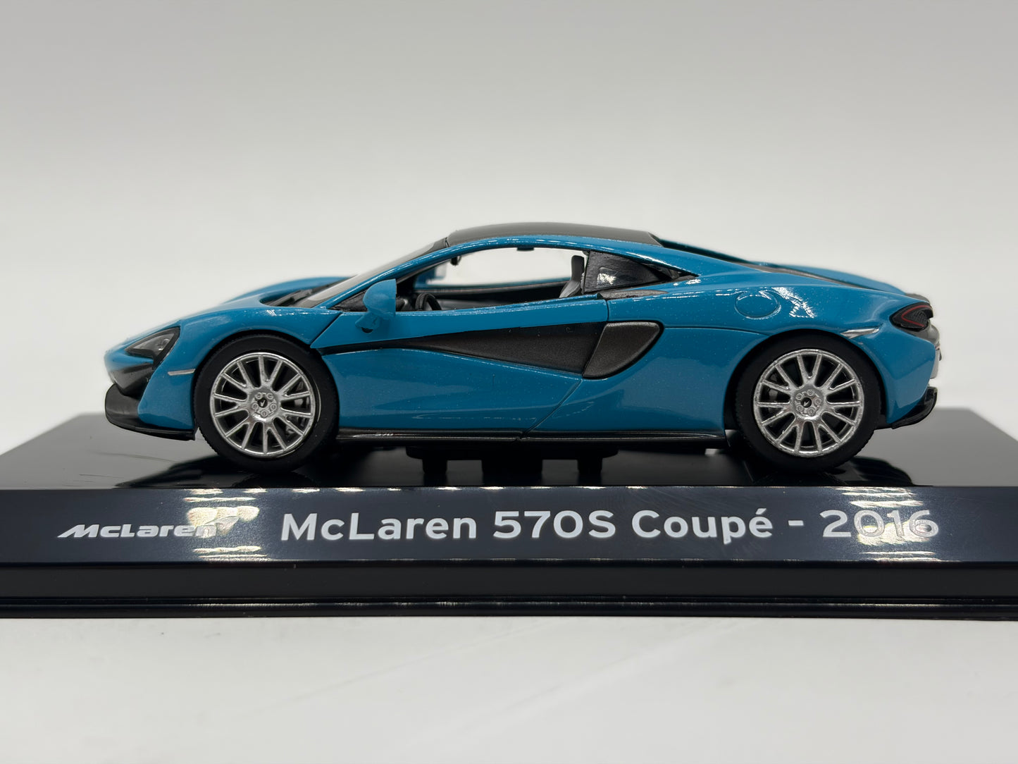 1/43 2016 McLaren 570S Coupe | Model Car | Supercar Collection