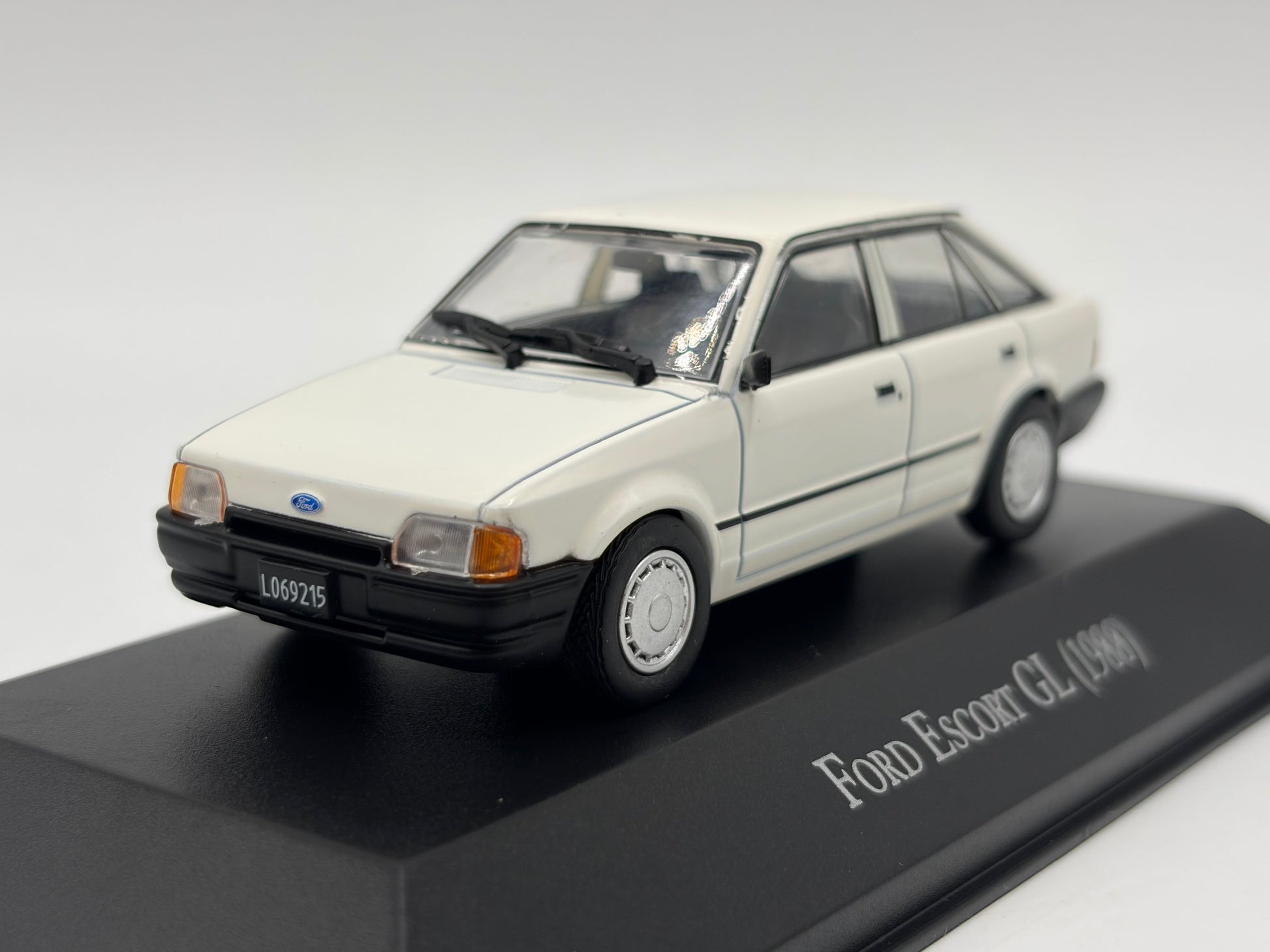 1/43 1988 Ford Escort GL | Model Car