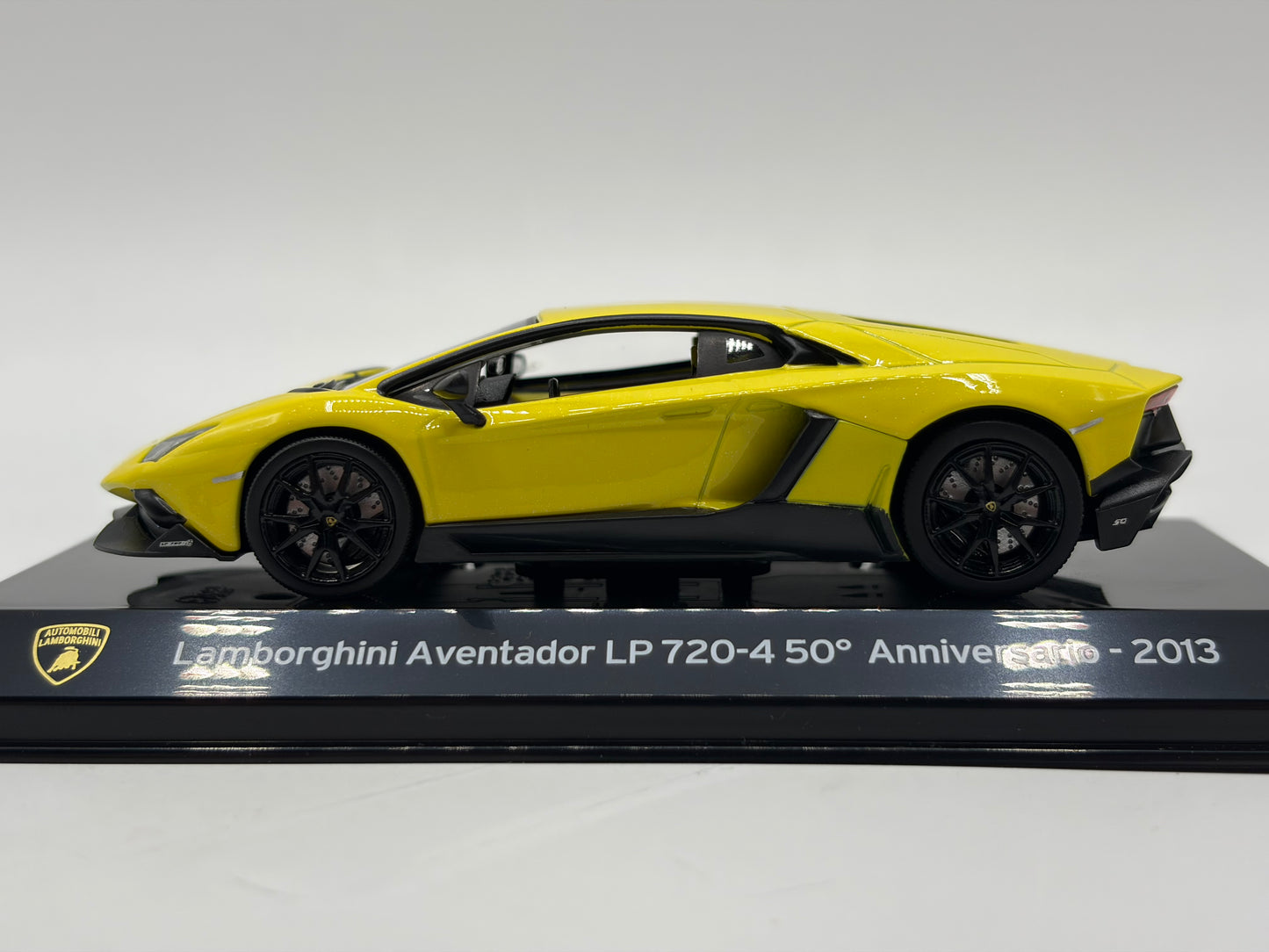 1/43 2013 Lamborghini Aventador LP720-4 50 Anniversario | Model Car | Supercar Collection
