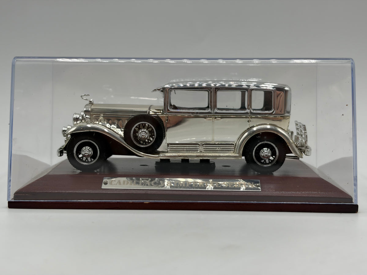 1/43 1930 Cadillac V8 Imperial Sedan - Chrome | Model Car