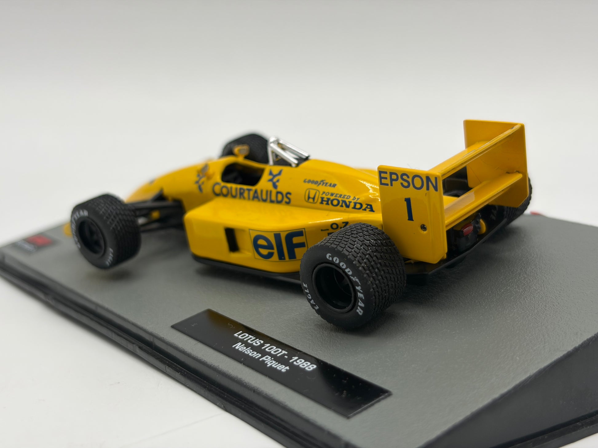1/43 1988 Lotus 100T - Nelson Piquet | Model F1 Car
