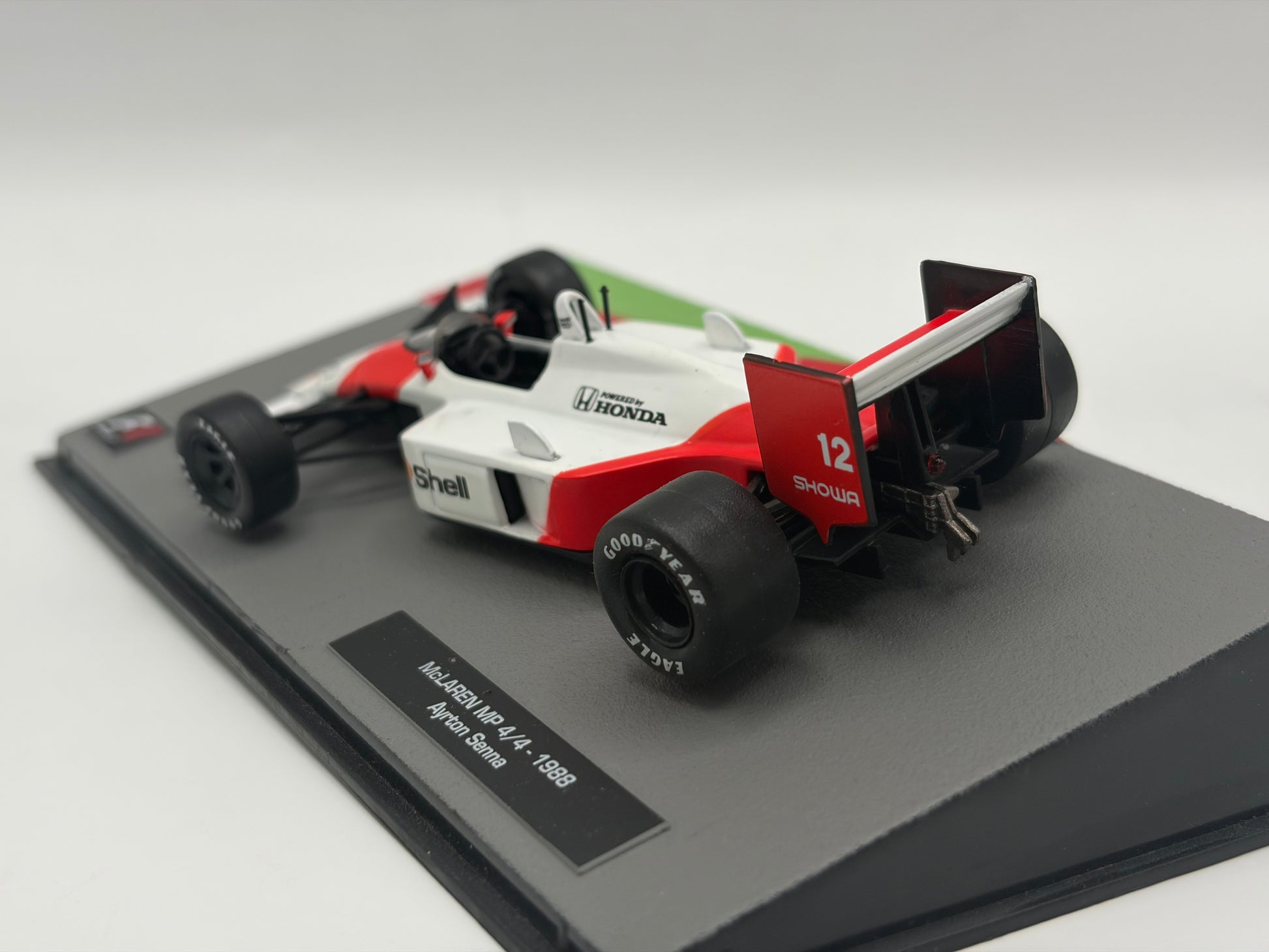 1/43 1988 McLaren MP4/4 - Ayrton Senna | Model F1 Car