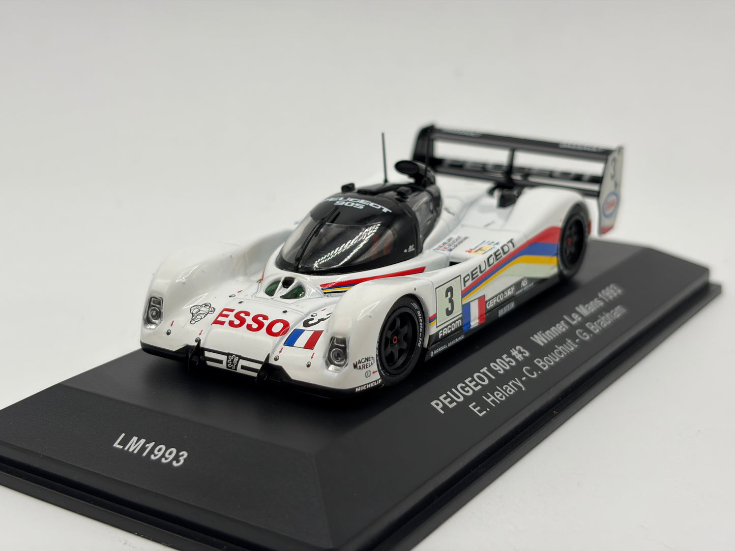 1/43 1993 Peugeot 905 - Bouchut / Brabham / Helary - IXO | Model Le Mans Car