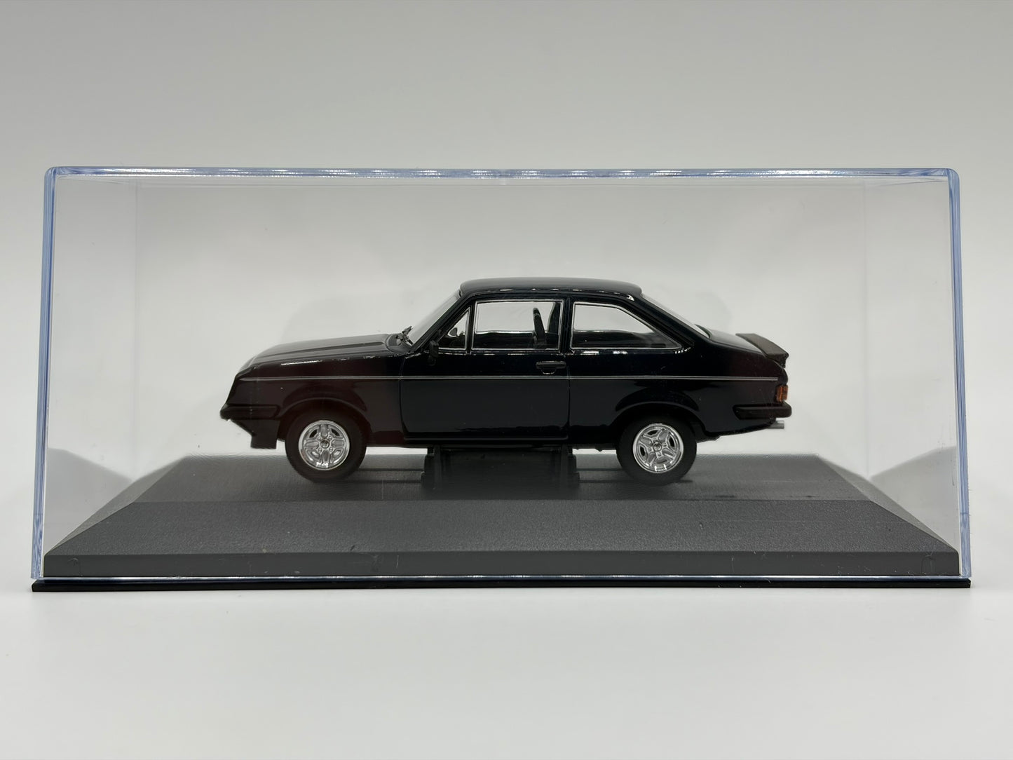 1/43 1979 Ford Escort RS2000 - Richard Hammond / Smallest Cog - Corgi Vanguards | Model Car