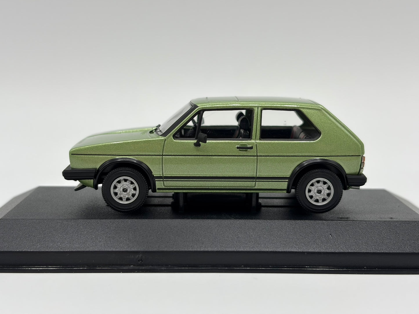 1/43 1981 Volkswagen Golf GTI - Corgi Vanguards | Model Car