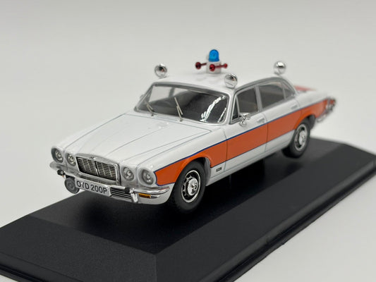 1/43 1976 Jaguar XJ6 Series 2 4.2 litre - Avon Police - Corgi Vanguards | Model Car