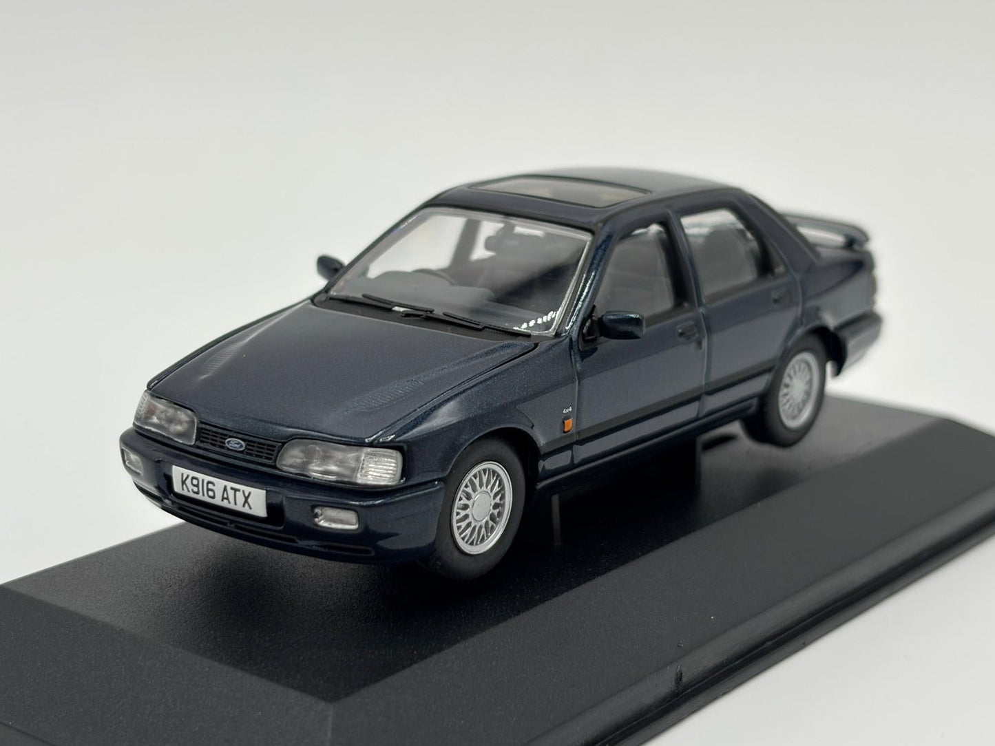 1/43 1993 Ford Sierra Sapphire RS Cosworth - Mallard Green | Corgi Vanguards | Model Car