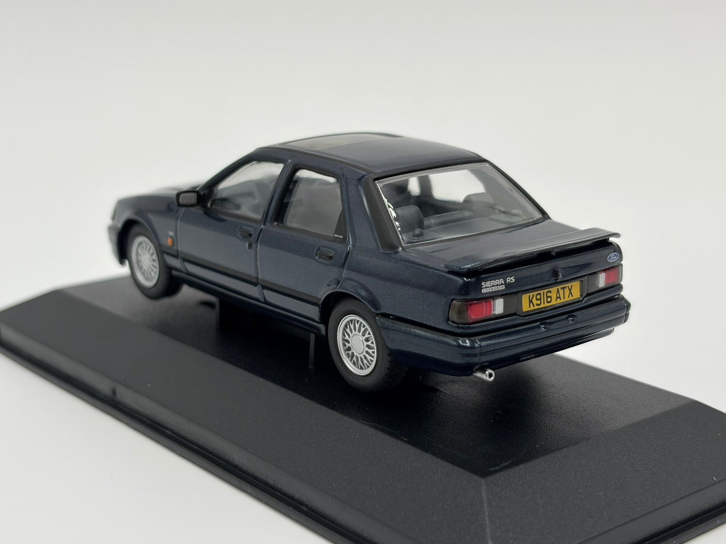 1/43 1993 Ford Sierra Sapphire RS Cosworth - Mallard Green | Corgi Vanguards | Model Car