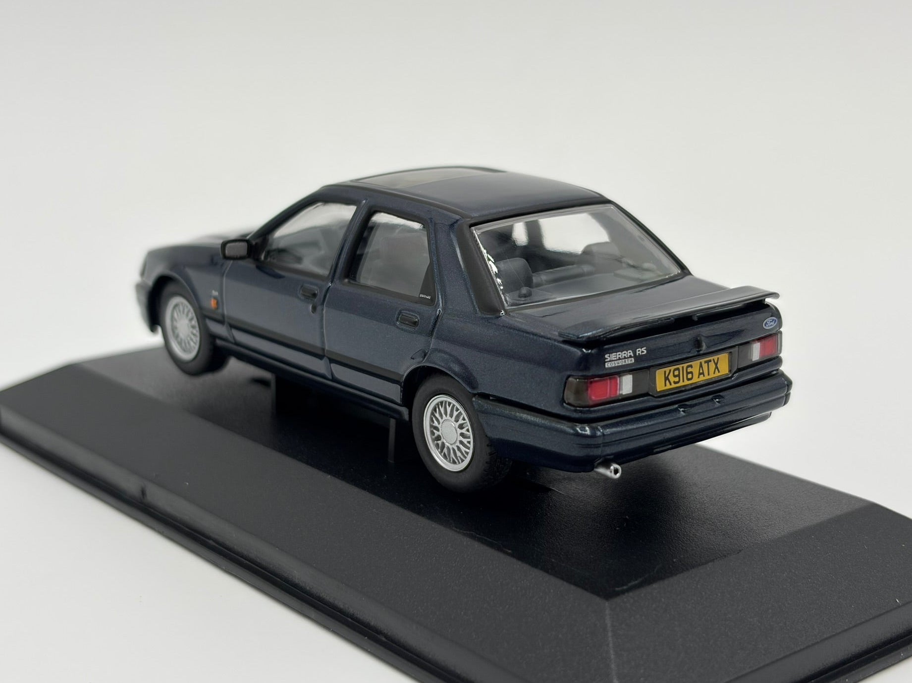 1/43 1993 Ford Sierra Sapphire RS Cosworth - Mallard Green | Corgi Vanguards | Model Car