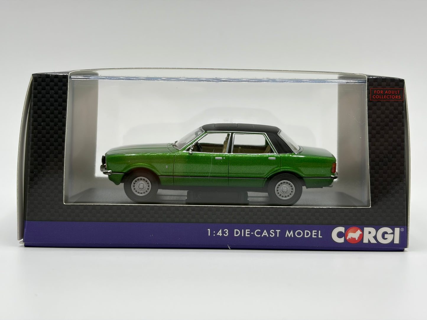 1/43 1977 Ford Cortina 2.3 Ghia Mk4 - Regency Green | Corgi Vanguards | Model Car