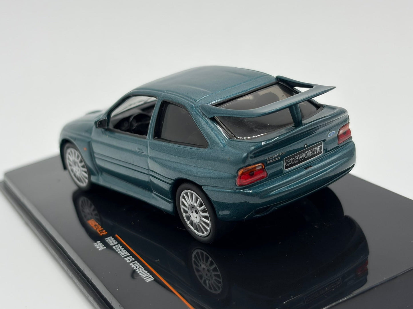1/43 1994 Ford Escort RS Cosworth - IXO | Model Car