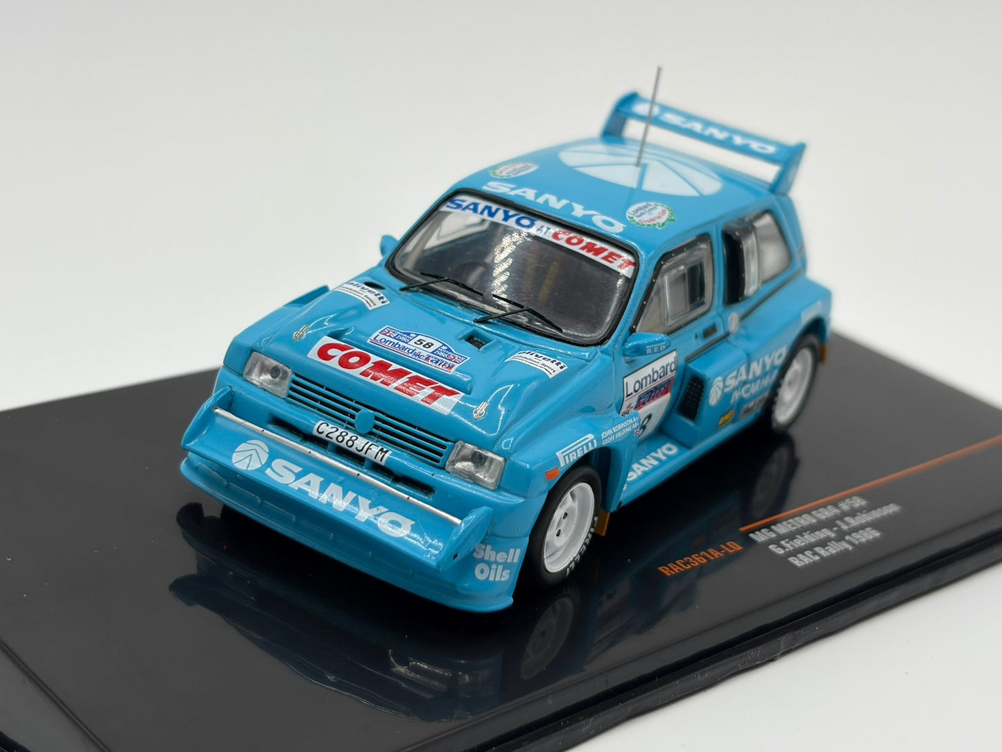 1/43 1986 MG Metro 6R4 - Fielding / Robinson - IXO | Model Rally Car