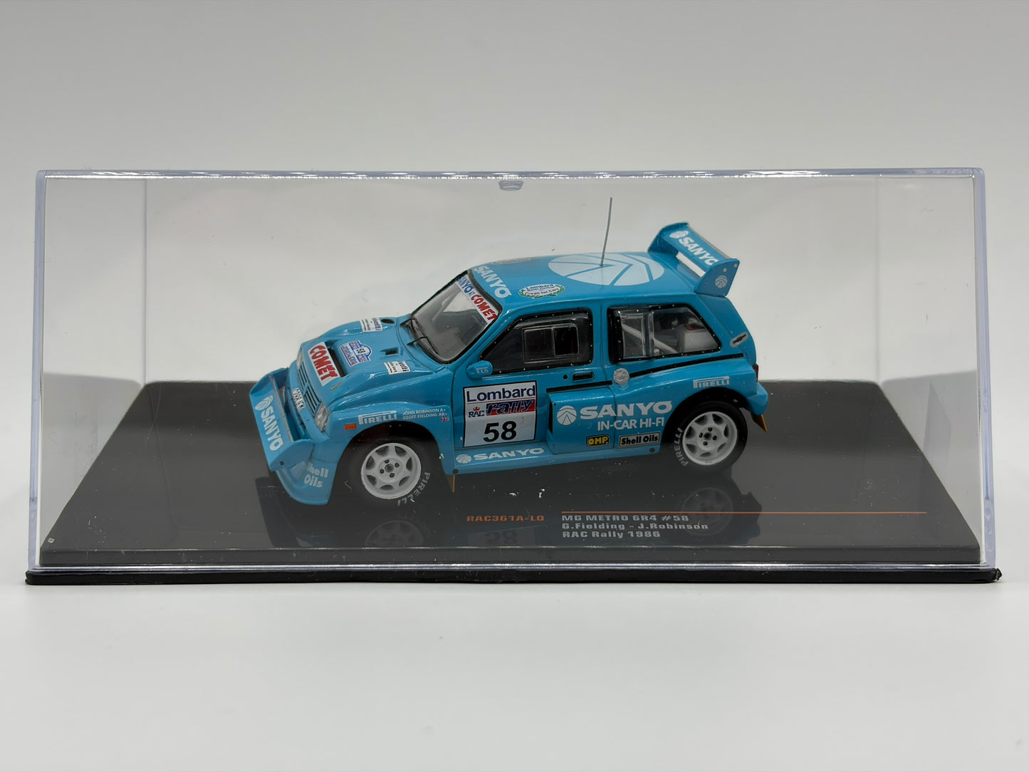 1/43 1986 MG Metro 6R4 - Fielding / Robinson - IXO | Model Rally Car