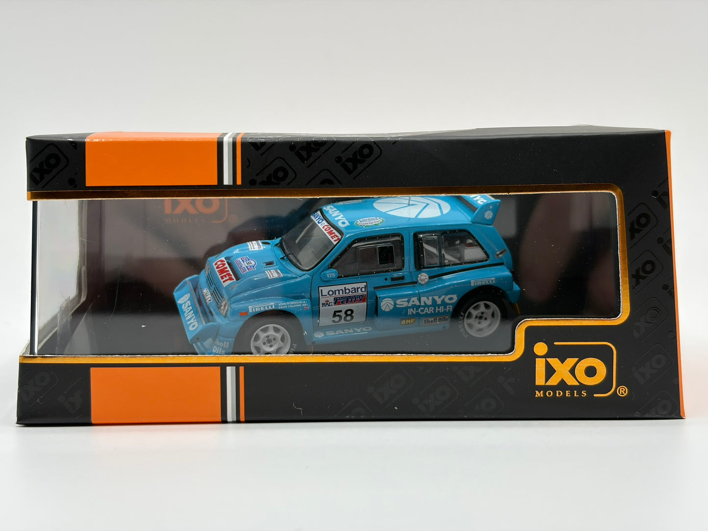 1/43 1986 MG Metro 6R4 - Fielding / Robinson - IXO | Model Rally Car