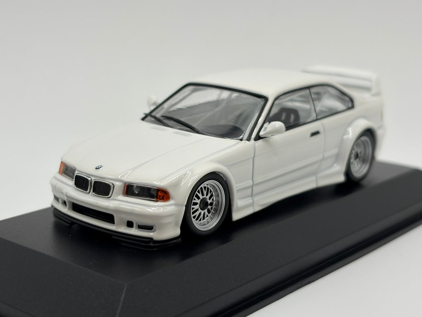1/43 1993 BMW M3 GTR - Maxichamps | Model Car