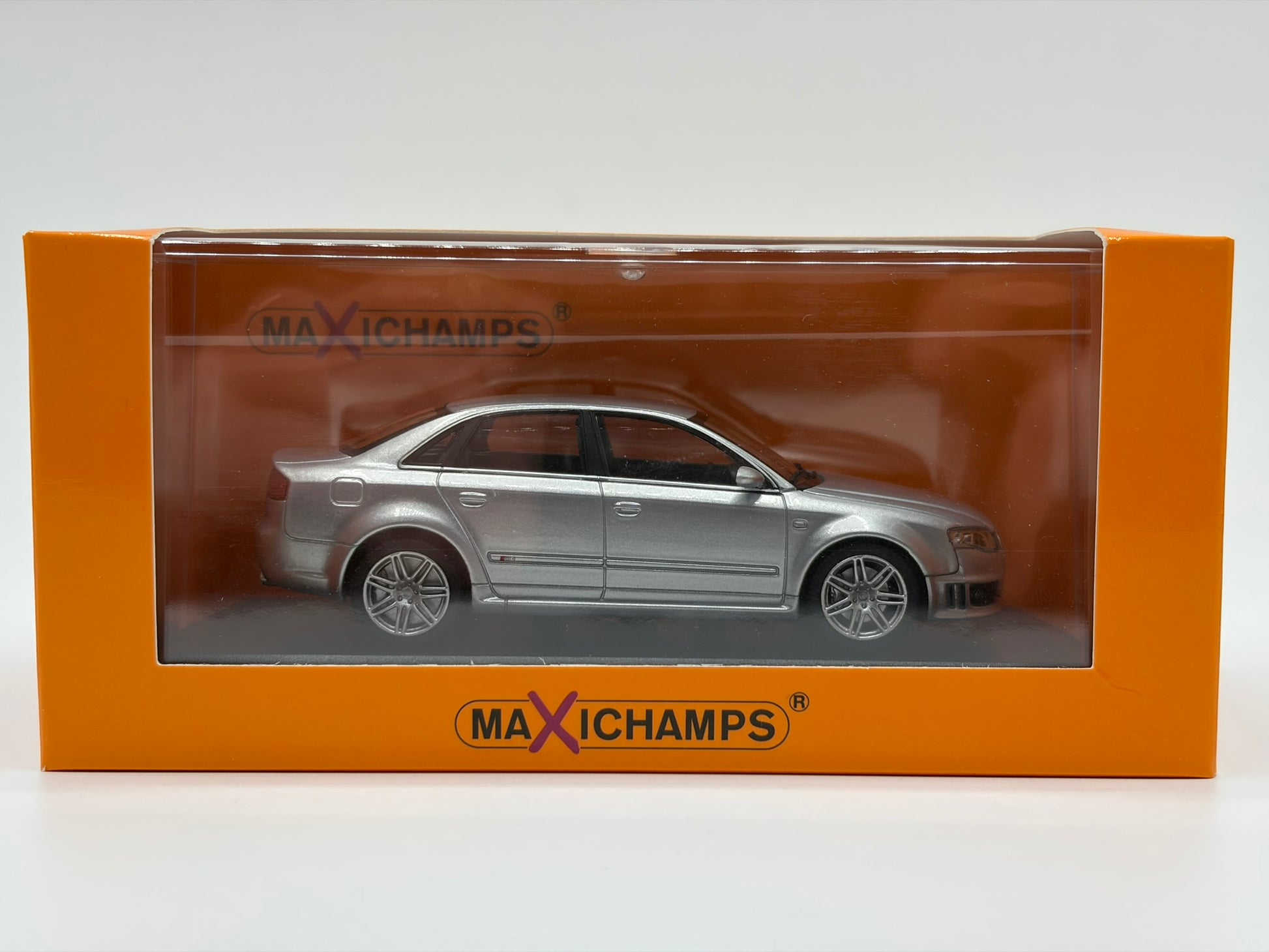 1/43 2004 Audi RS4 - Maxichamps | Model Car
