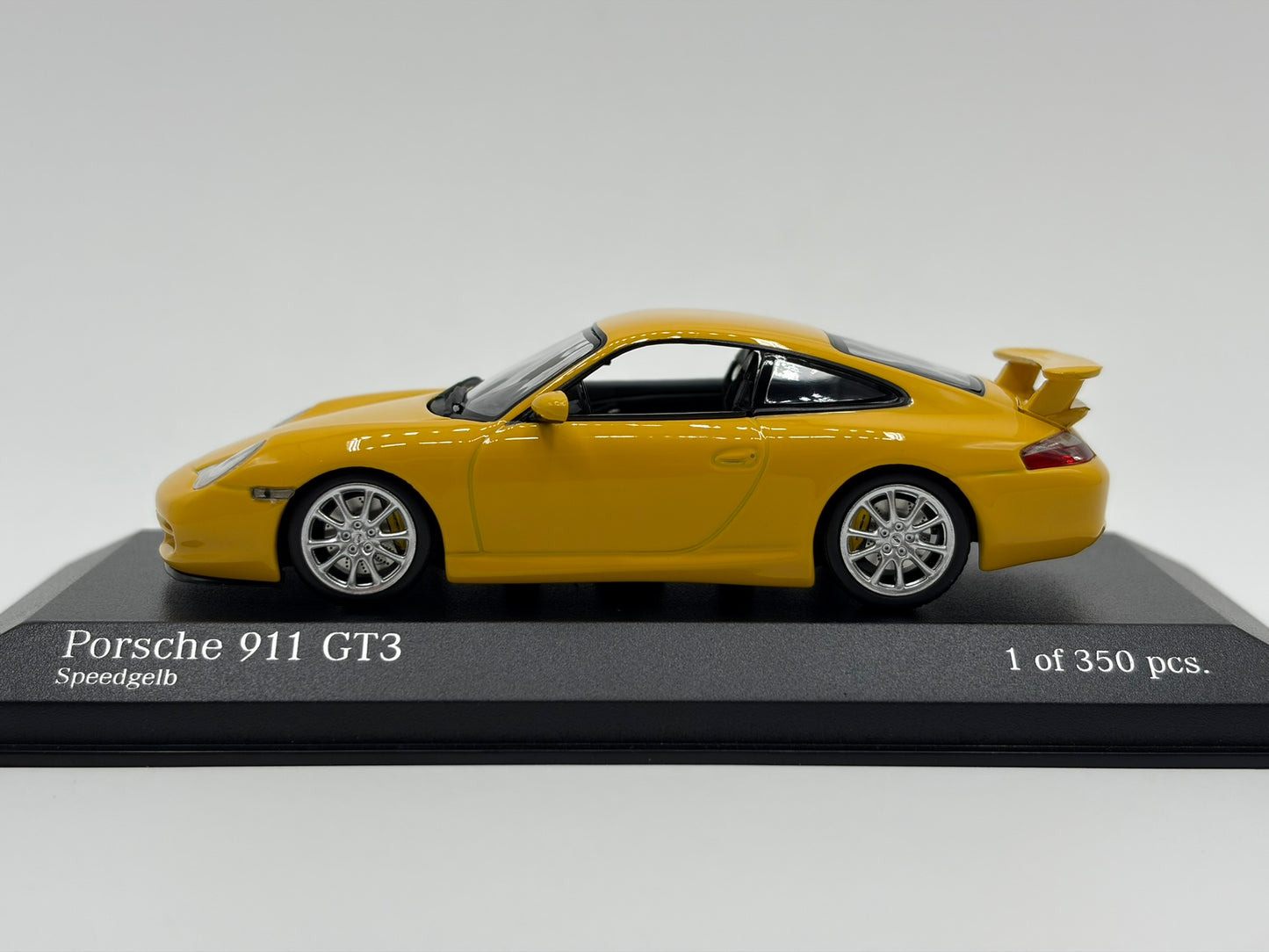 1/43 2003 Porsche 911 GT3 - Minichamps | Model Car