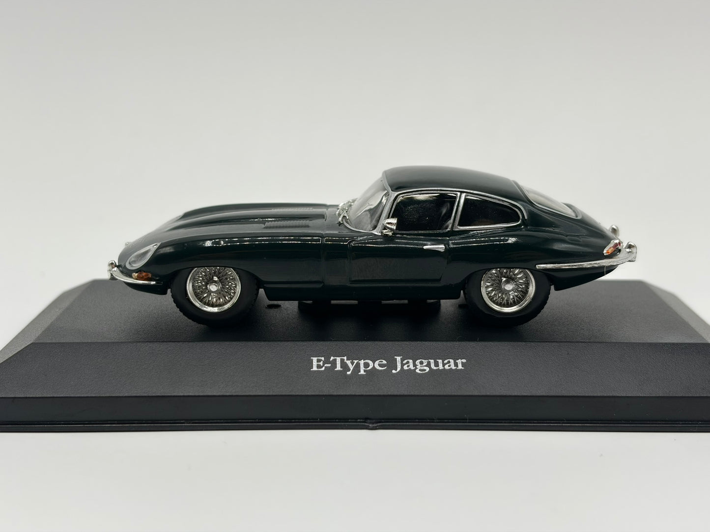 1/43 1962 Jaguar E-Type - Atlas Editions | Model Car
