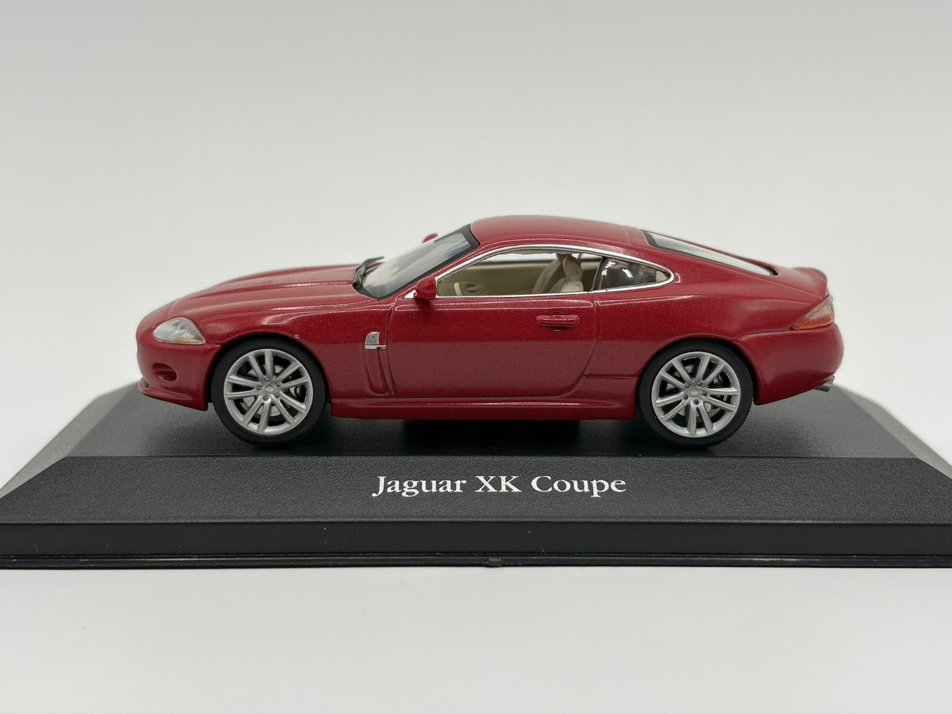 1/43 2005 Jaguar XK Coupe - Atlas Editions | Model Car