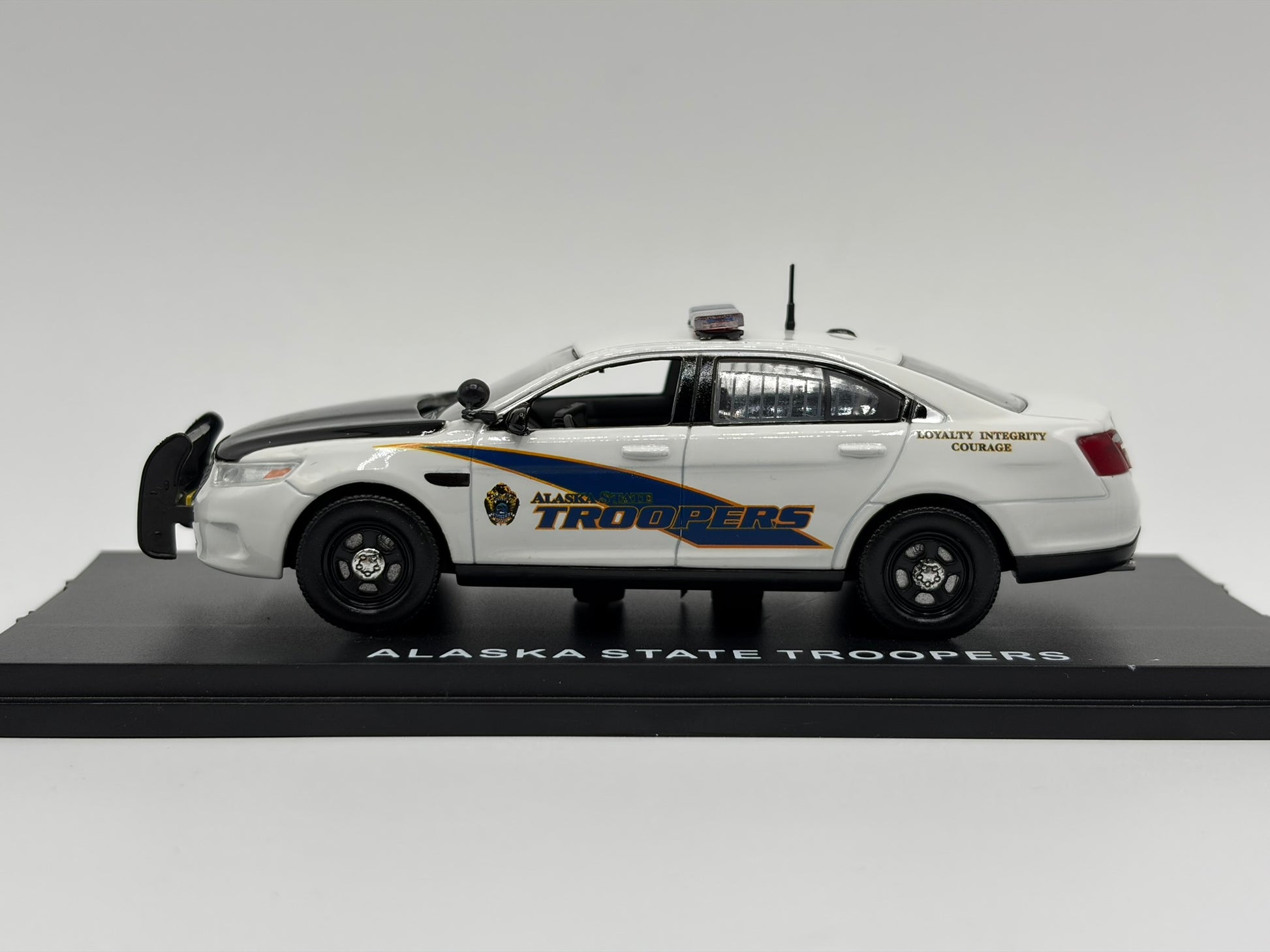 1/43 2014 Ford Taurus Police Interceptor - Alaska State Troopers | Model Car