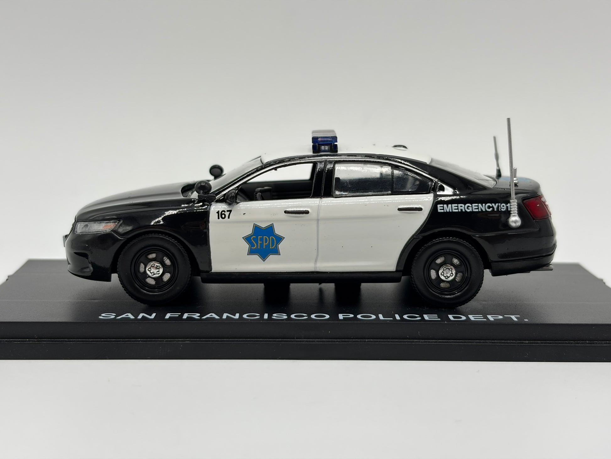 1/43 2014 Ford Taurus Police Interceptor - San Francisco | Model Police Car
