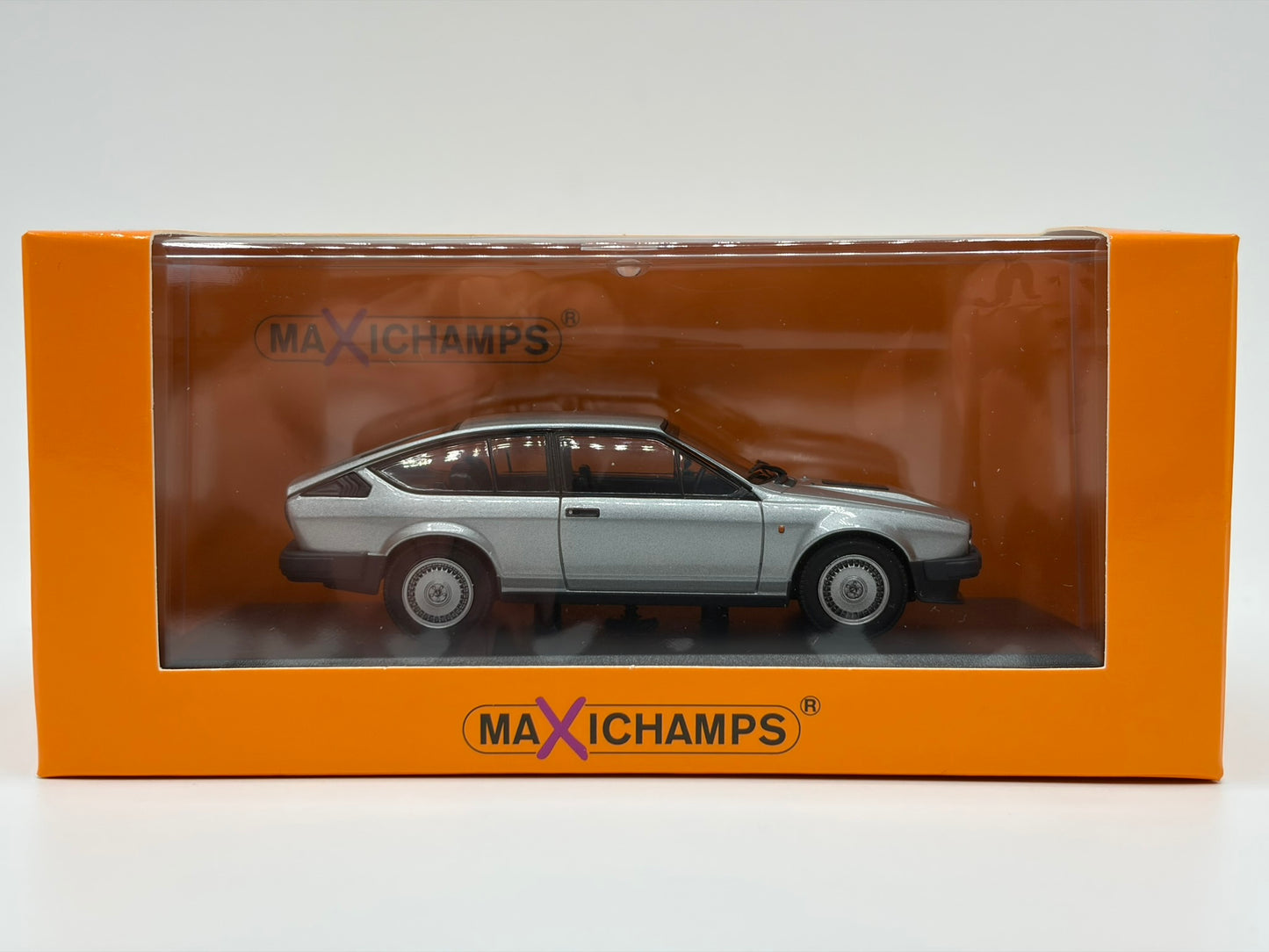 1/43 1983 Alfa Romeo GTV6 - Maxichamps | Model Car