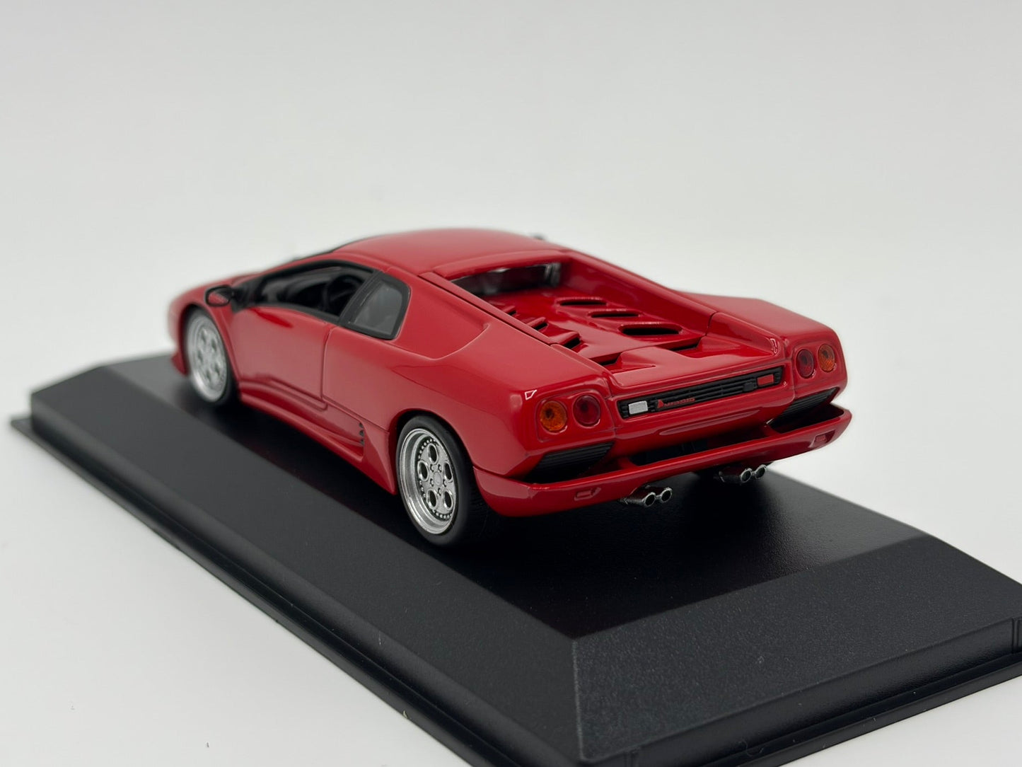 1/43 1994 Lamborghini Diablo - Maxichamps | Model Car