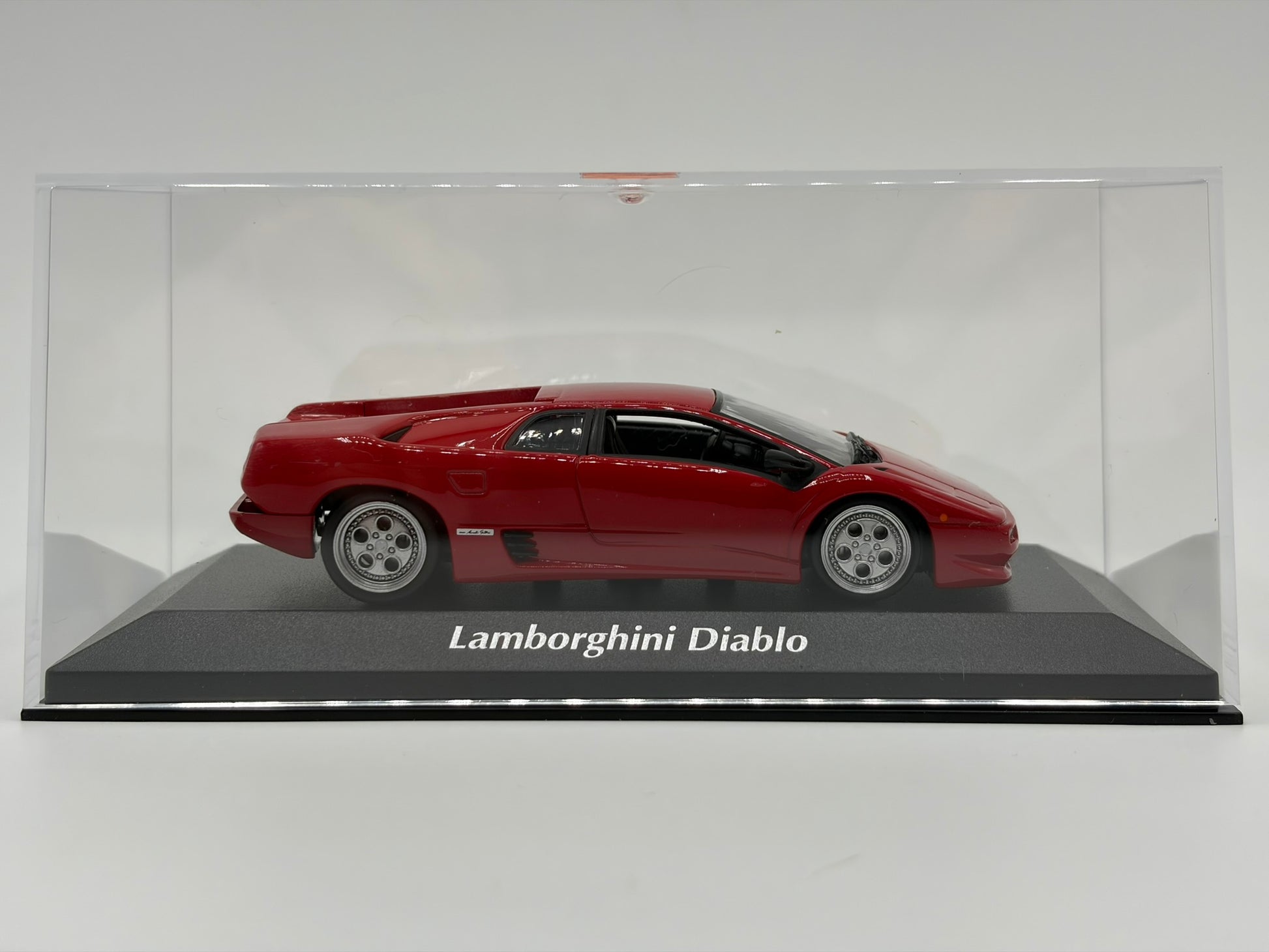 1/43 1994 Lamborghini Diablo - Maxichamps | Model Car