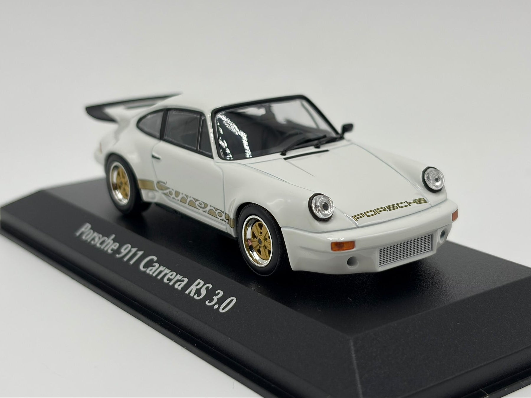 1/43 1974 Porsche 911 Carrera RS 3.0 - Maxichamps | Model Car