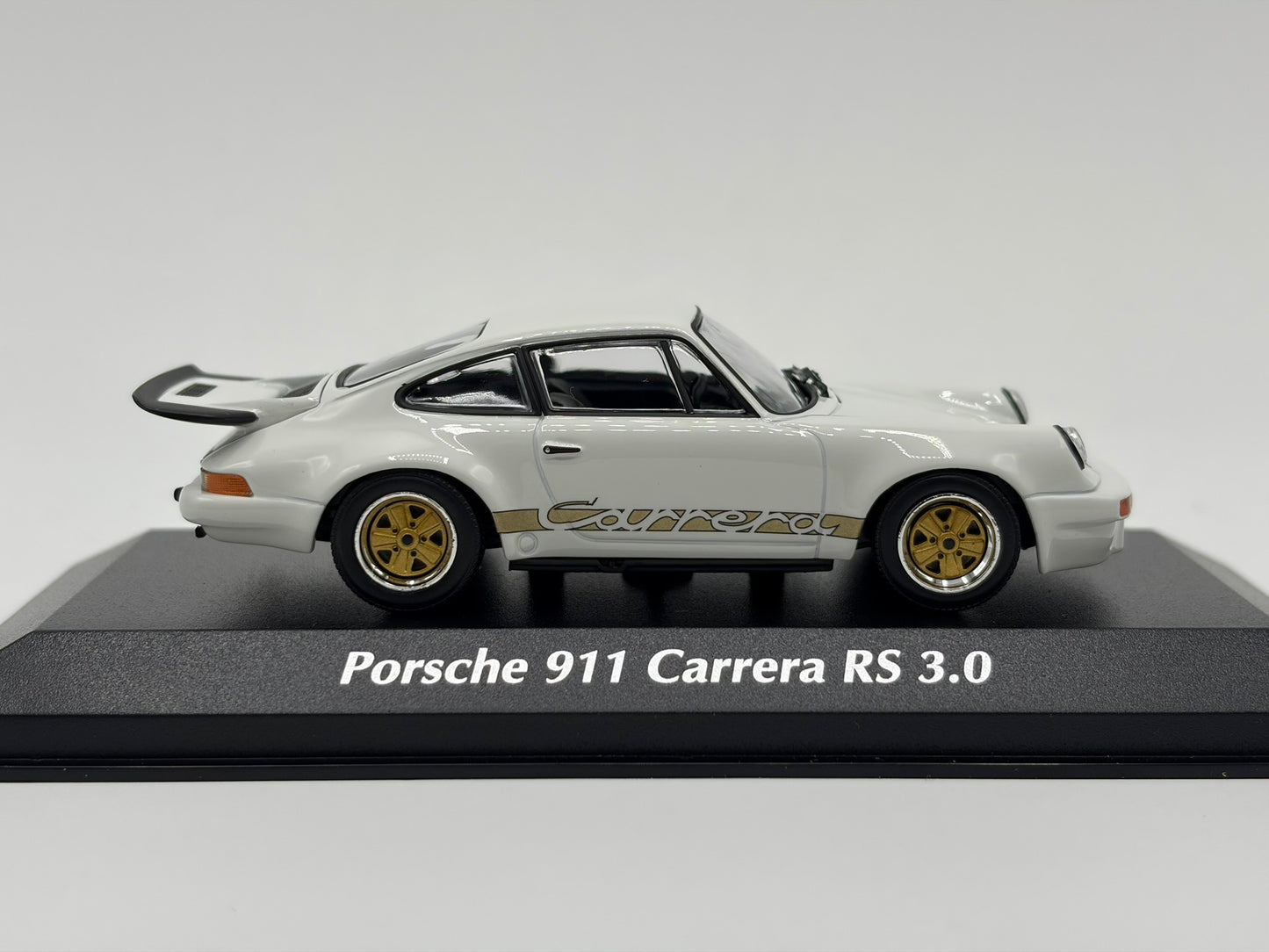 1/43 1974 Porsche 911 Carrera RS 3.0 - Maxichamps | Model Car
