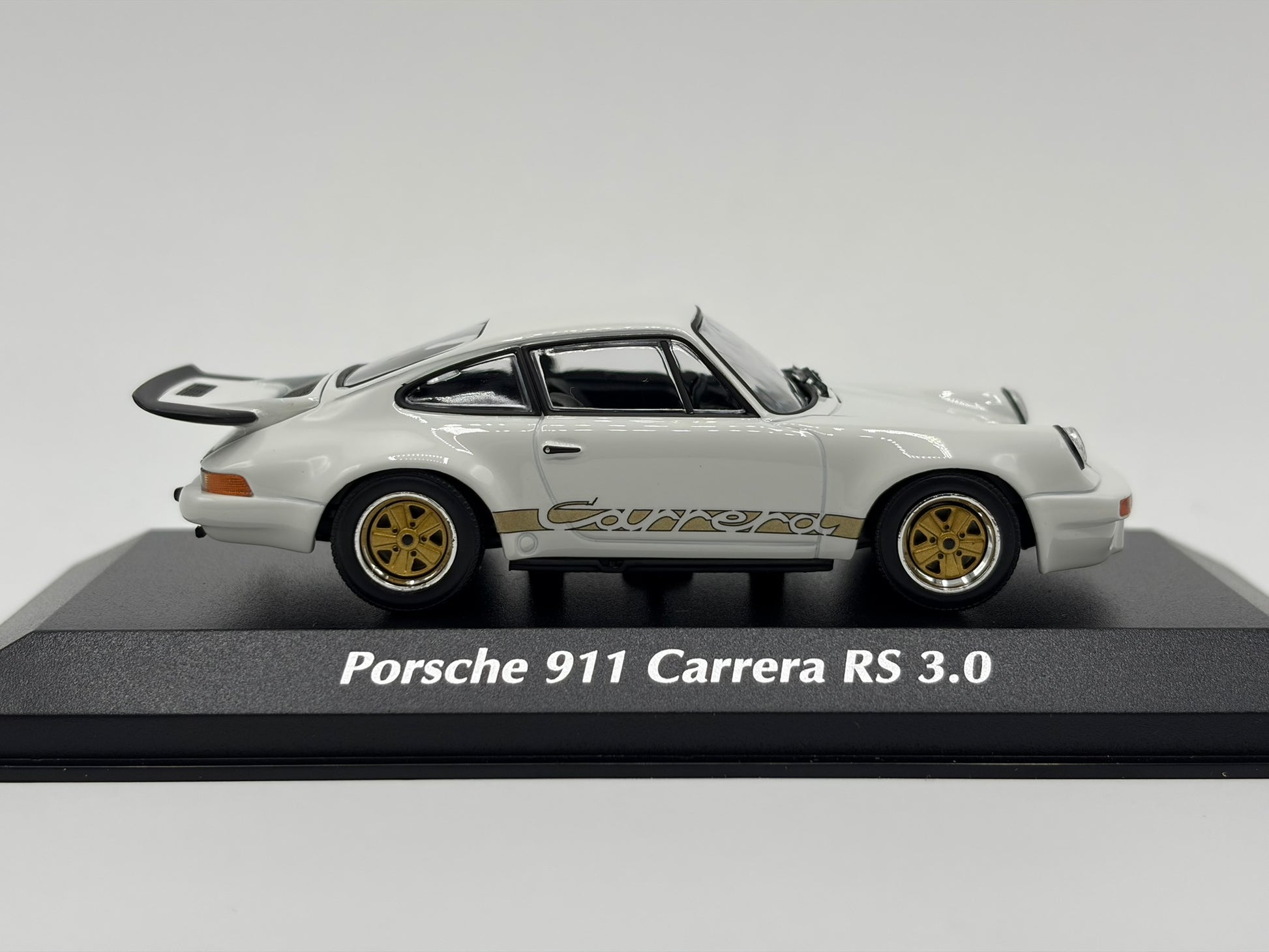 1/43 1974 Porsche 911 Carrera RS 3.0 - Maxichamps | Model Car