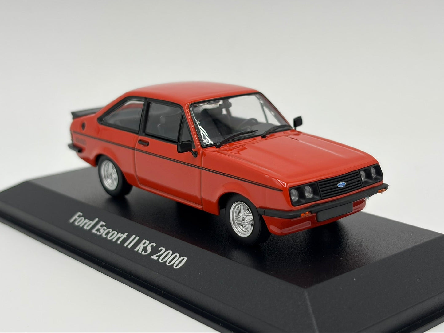1/43 1975 Ford Escort RS2000 - Maxichamps | Model Car