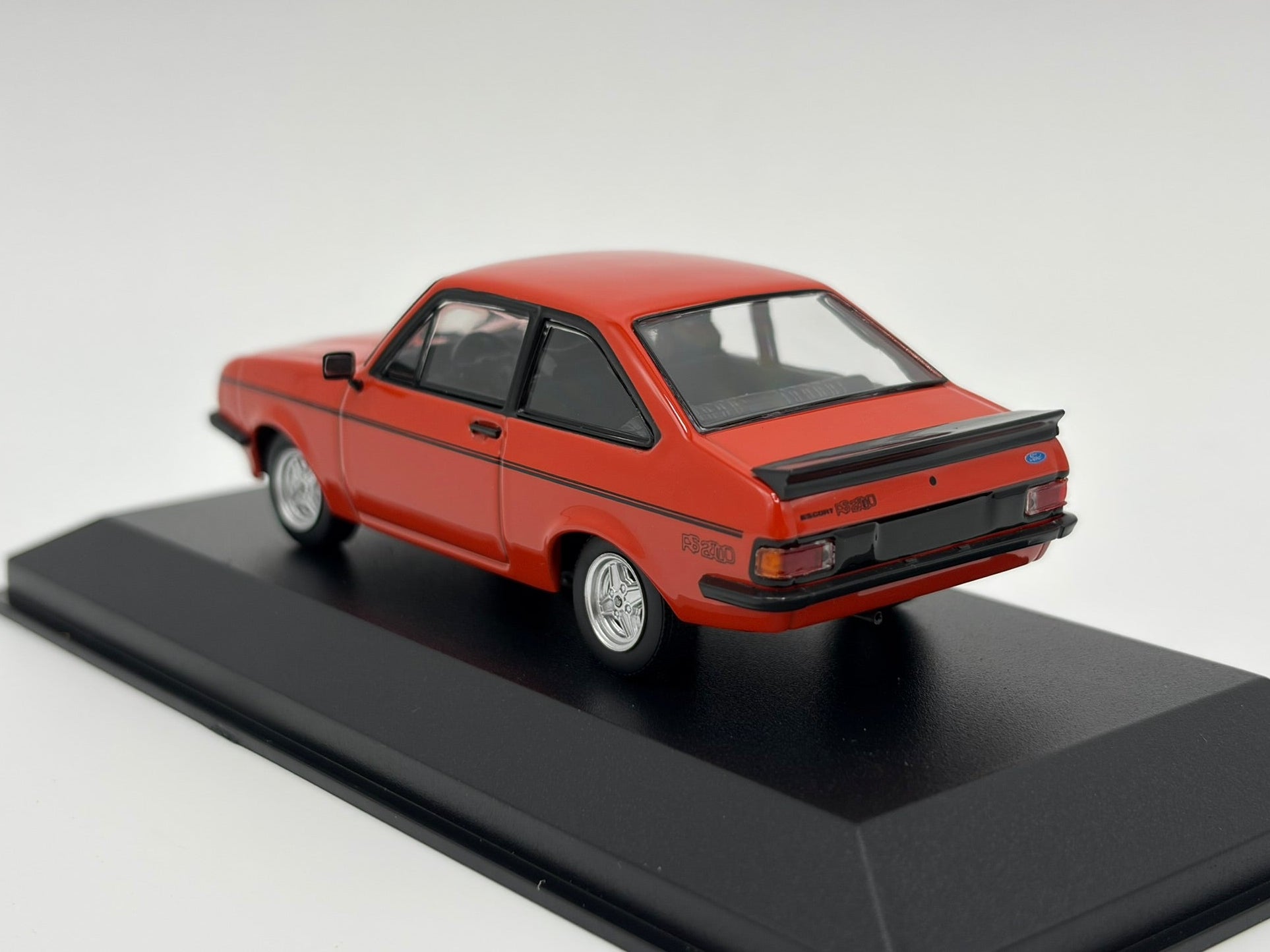 1/43 1975 Ford Escort RS2000 - Maxichamps | Model Car