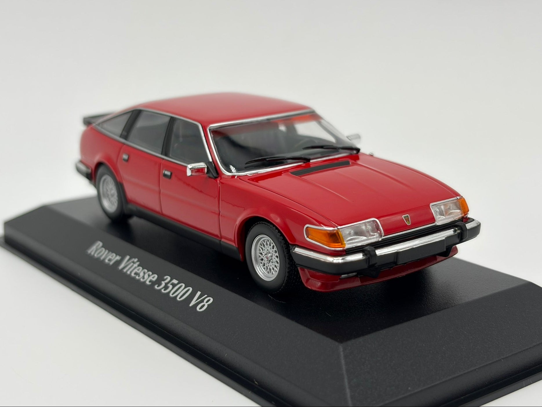 1/43 1986 Rover SD1 Vitesse - Maxichamps | Model Car