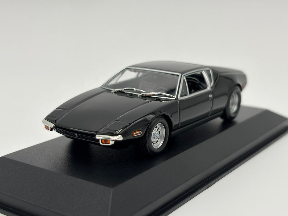 1/43 1972 De Tomaso Pantera - Maxichamps | Model Car
