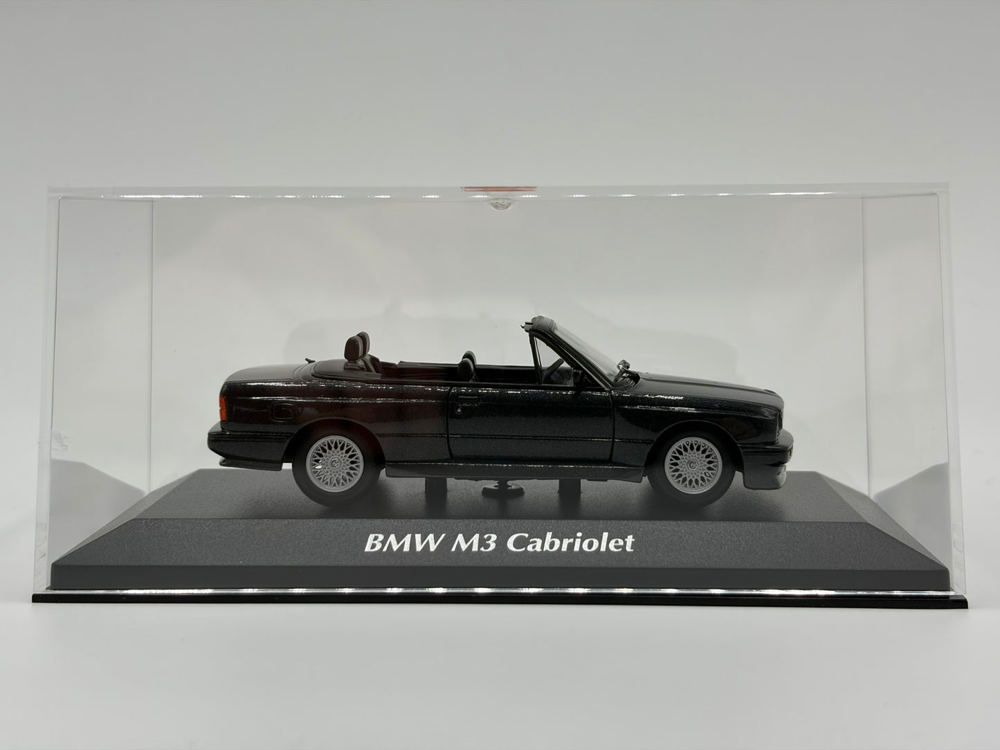 1/43 1988 BMW M3 (E30) Cabriolet - Maxichamps | Model Car