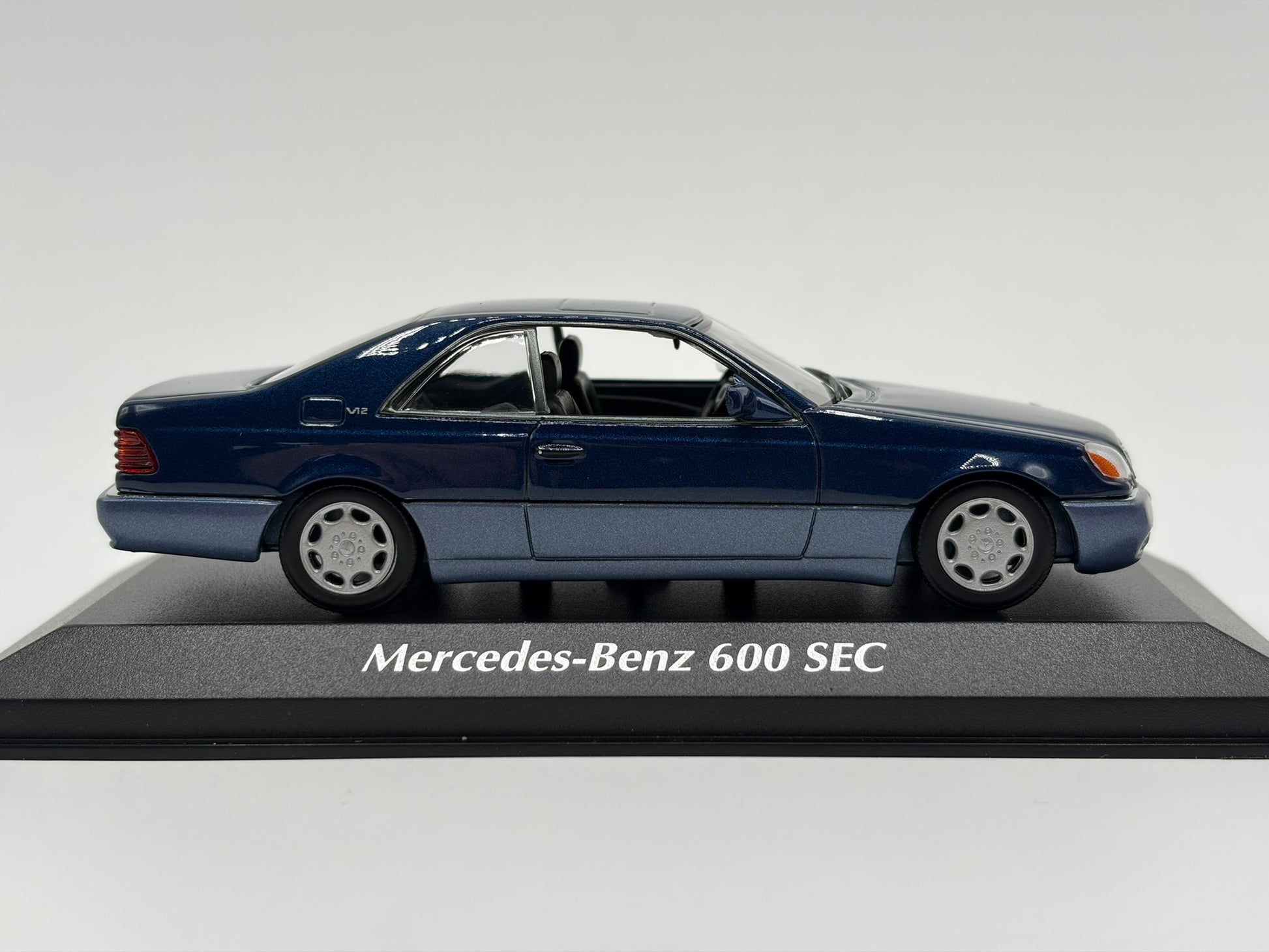 1/43 1992 Mercedes-Benz 600 SEC - Maxichamps | Model Car