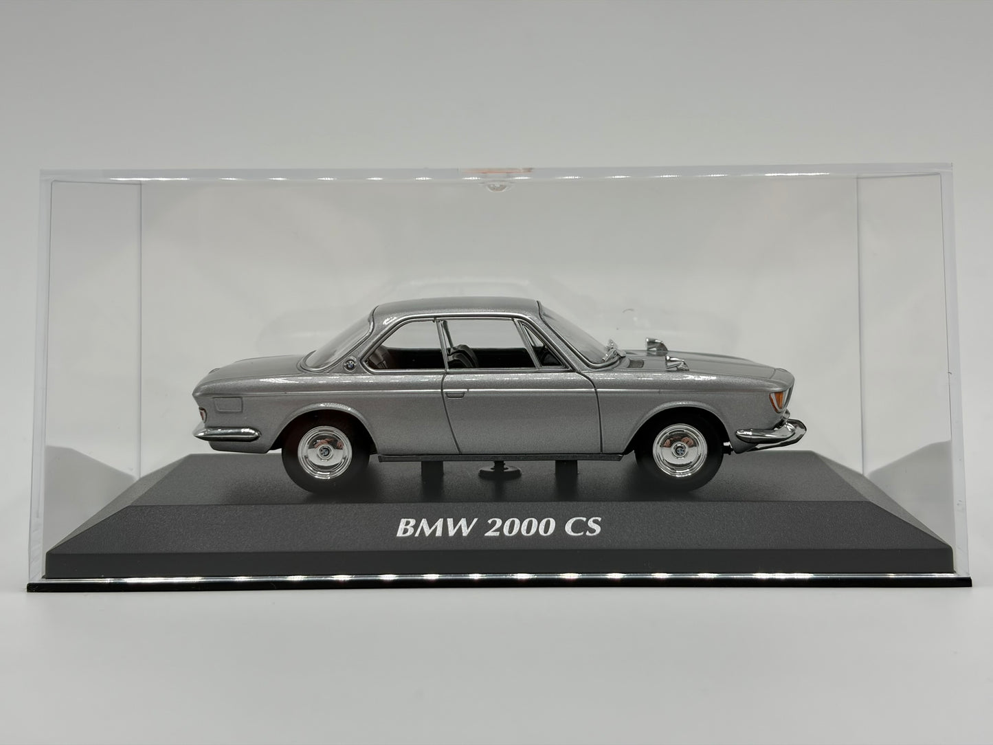 1/43 1967 BMW 2000 CS - Maxichamps | Model Car