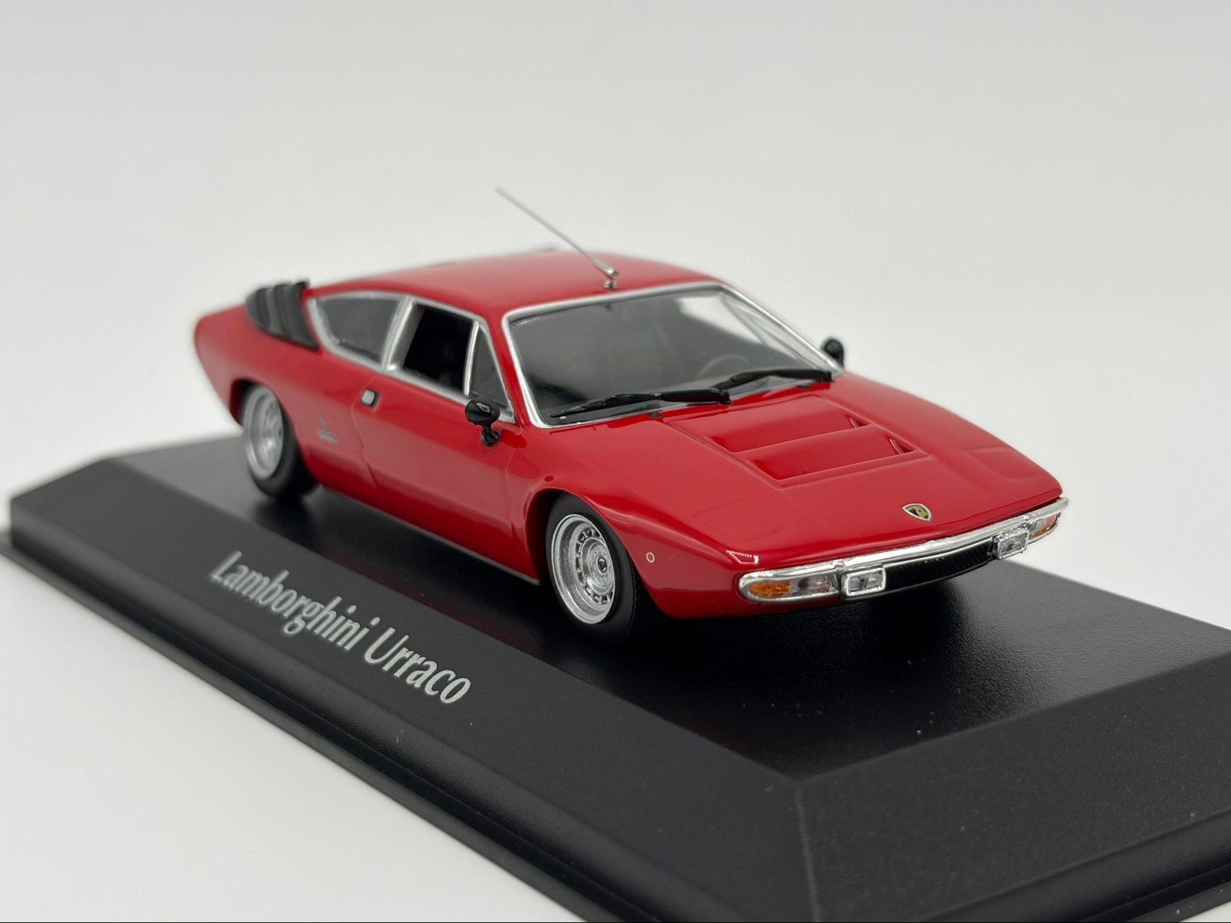1/43 1974 Lamborghini Urraco - Maxichamps | Model Car