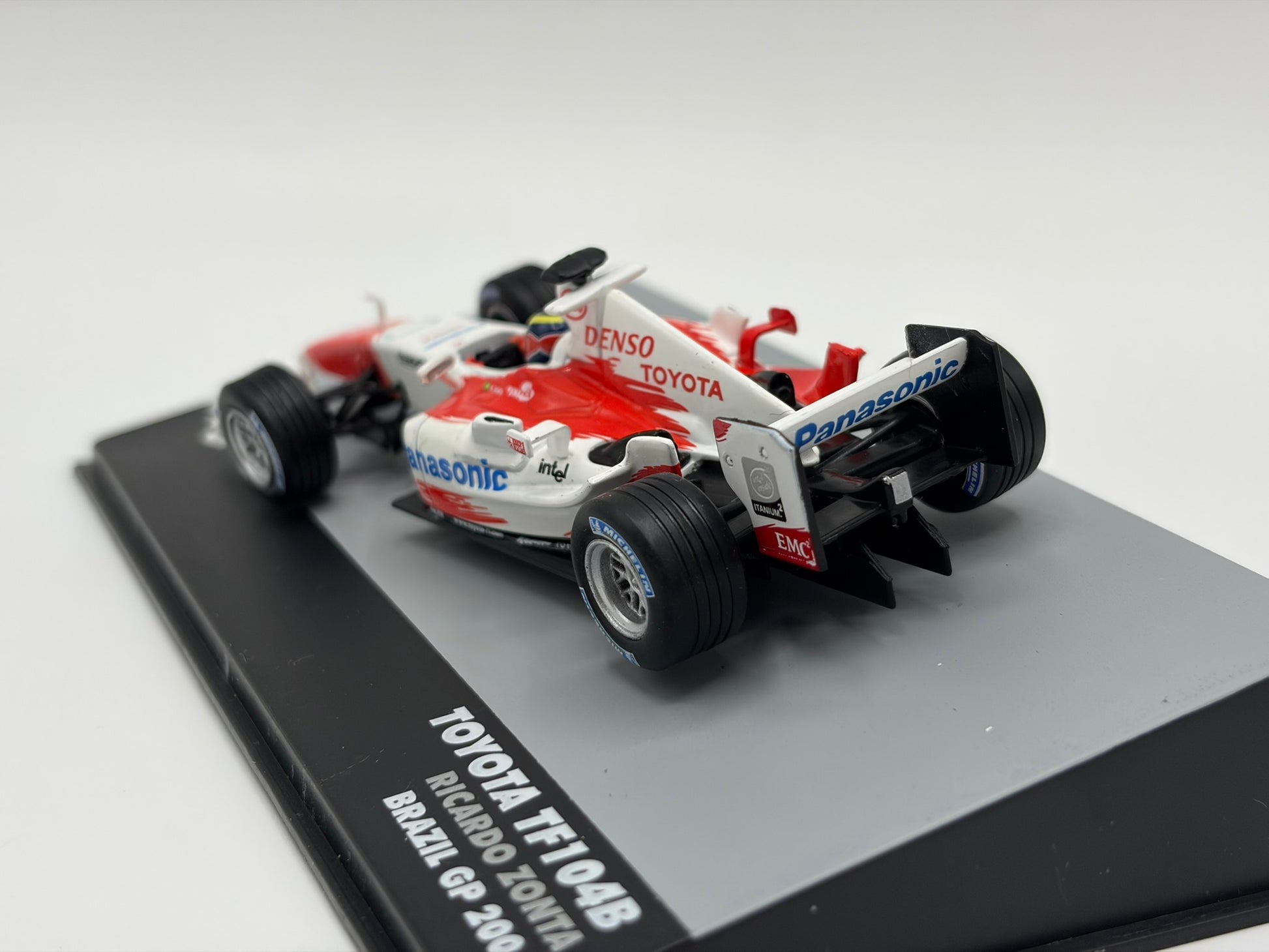 1/43 2004 Toyota TF104B - Ricardo Zonta | Model Car
