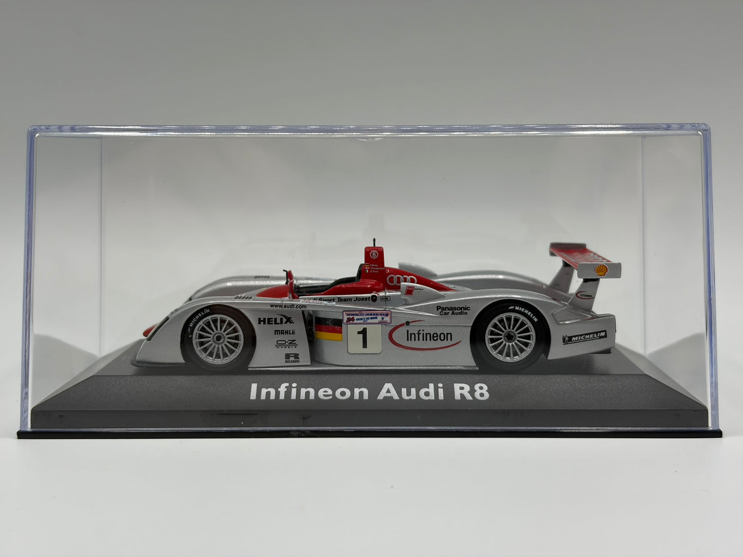 1/43 2001 Audi R8 - Biela / Kristensen / Pirro - Minichamps | Model Le Mans Car