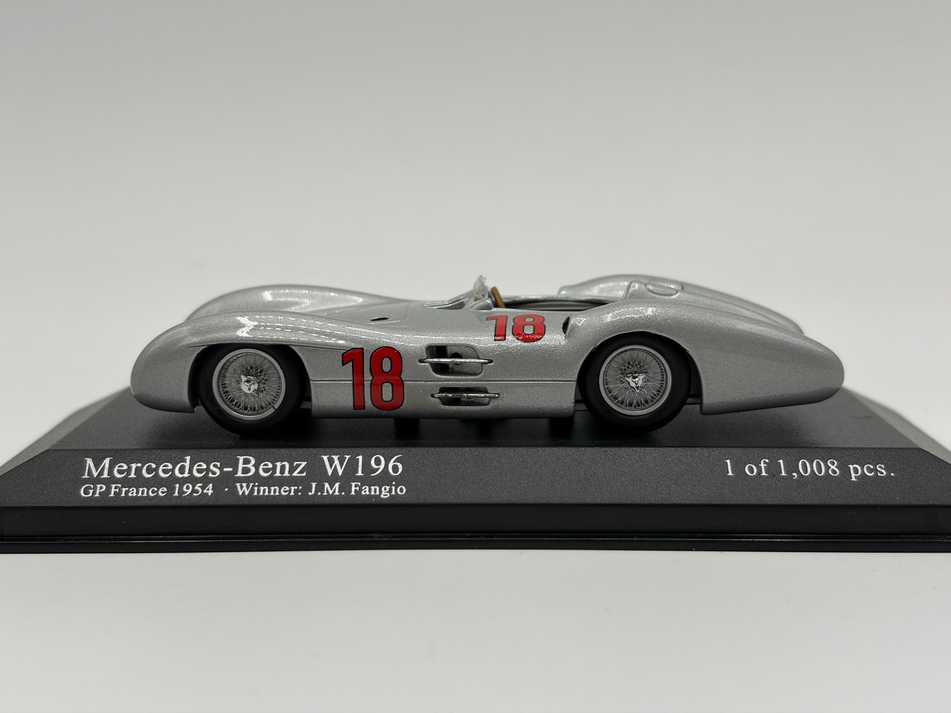 1/43 1954 Mercedes-Benz W196 - GP France - Fangio - Minichamps | Model Car