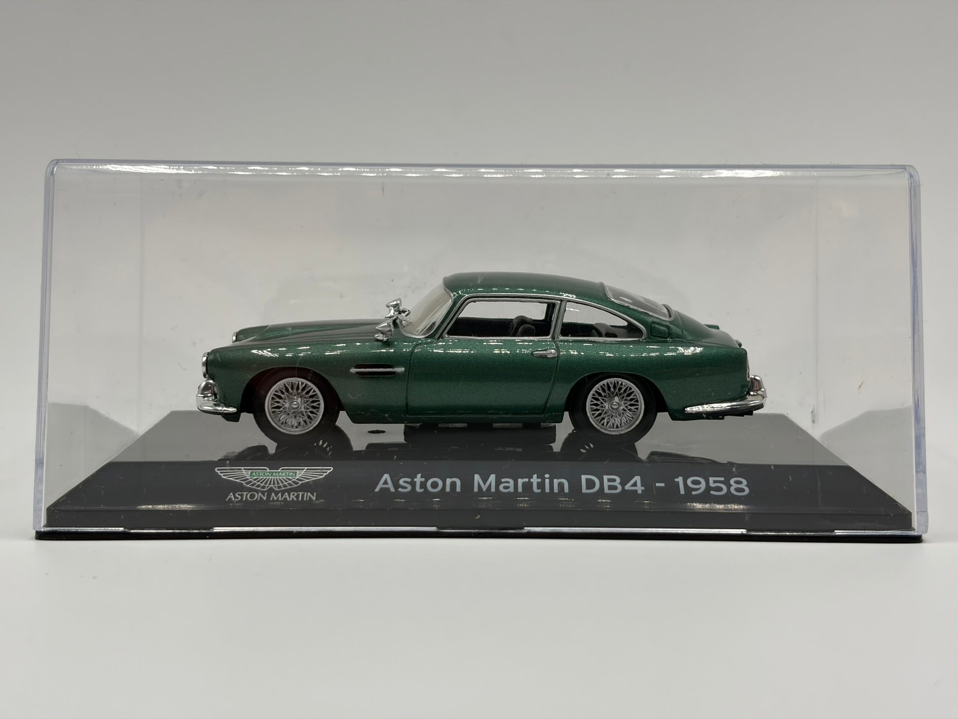 1/43 1958 Aston Martin DB4 | Model Car | Supercar Collection