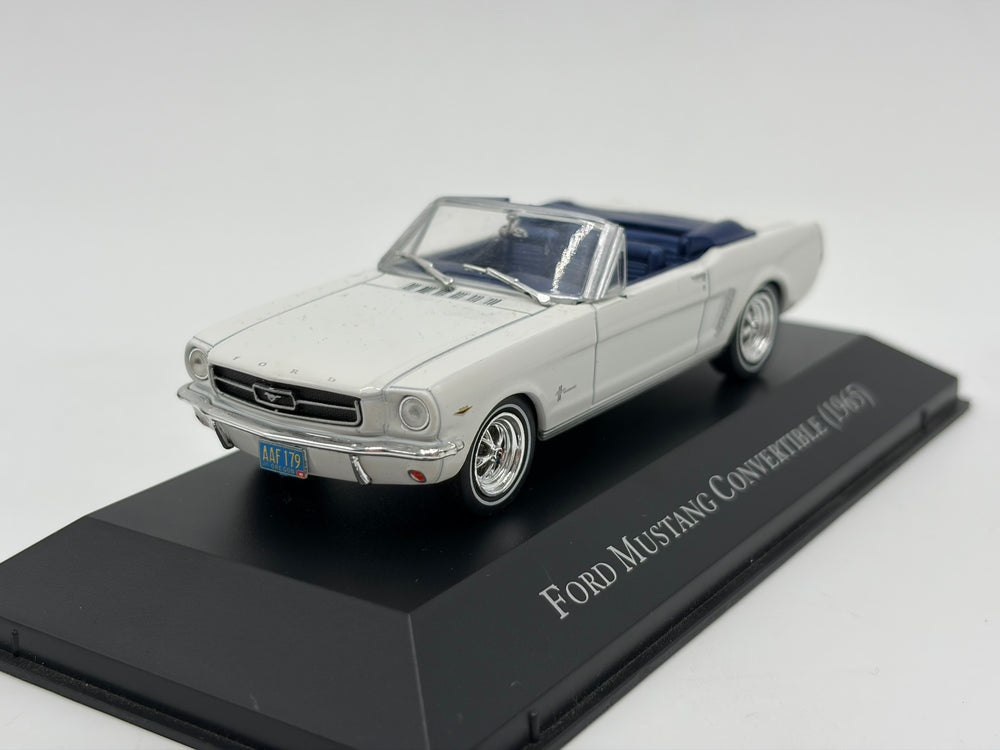 1/43 1965 Ford Mustang Convertible | Model Car | American Car Collection