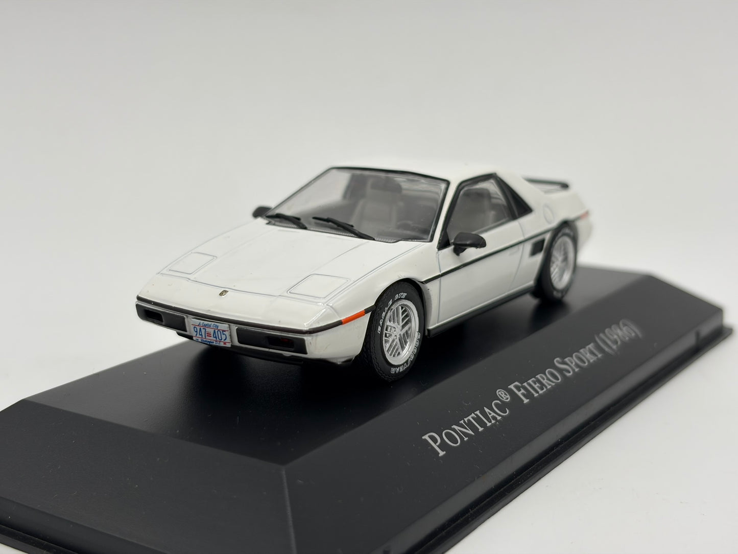 1/43 1986 Pontiac Fiero Sport Coupe | Model Car | American Car Collection