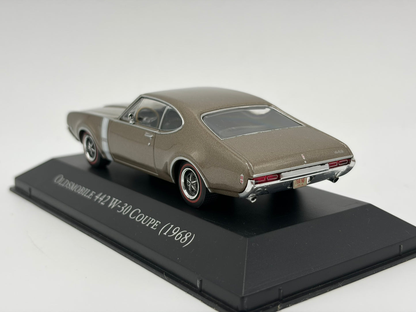 1/43 1968 Oldsmobile 442 W-30 Coupe | Model Car | American Car Collection