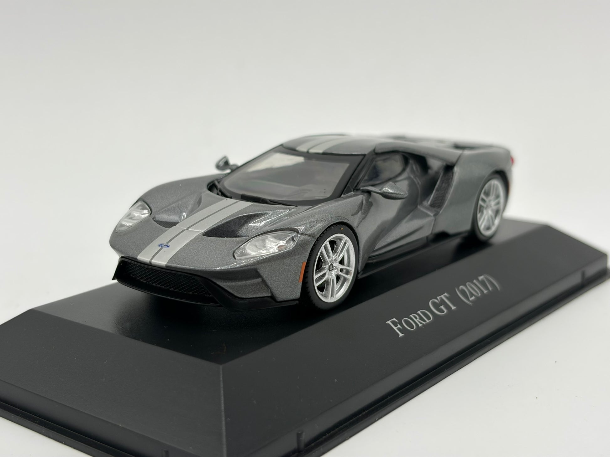 1/43 2017 Ford GT | Model Car | American Car Collection