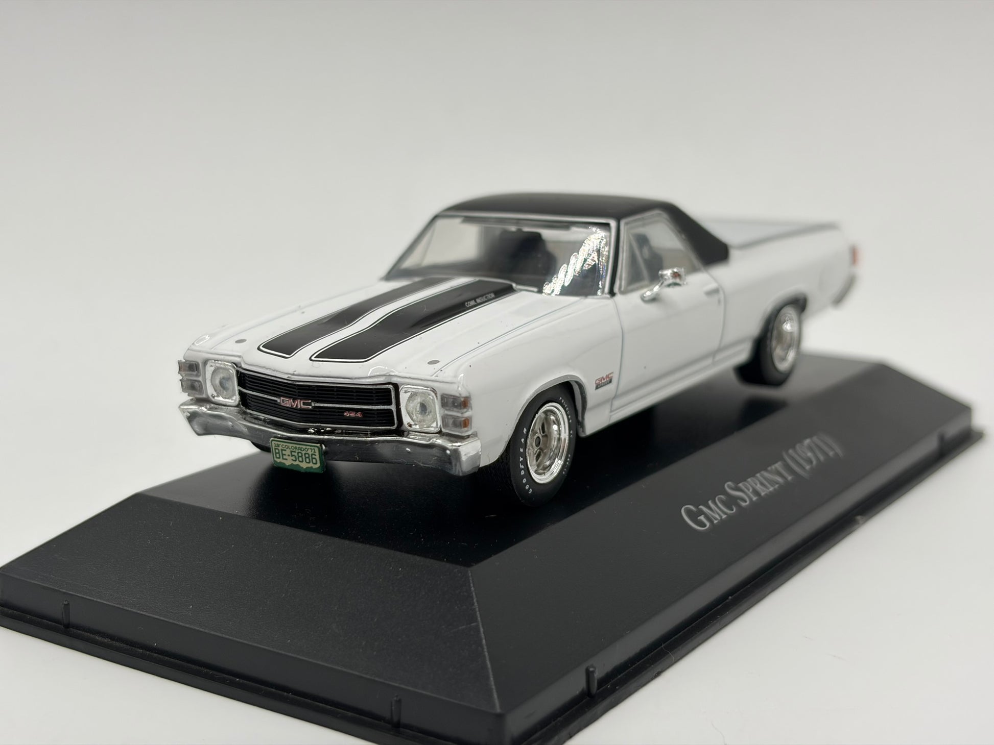 1/43 1971 GMC Sprint Model Car | American Car Collection