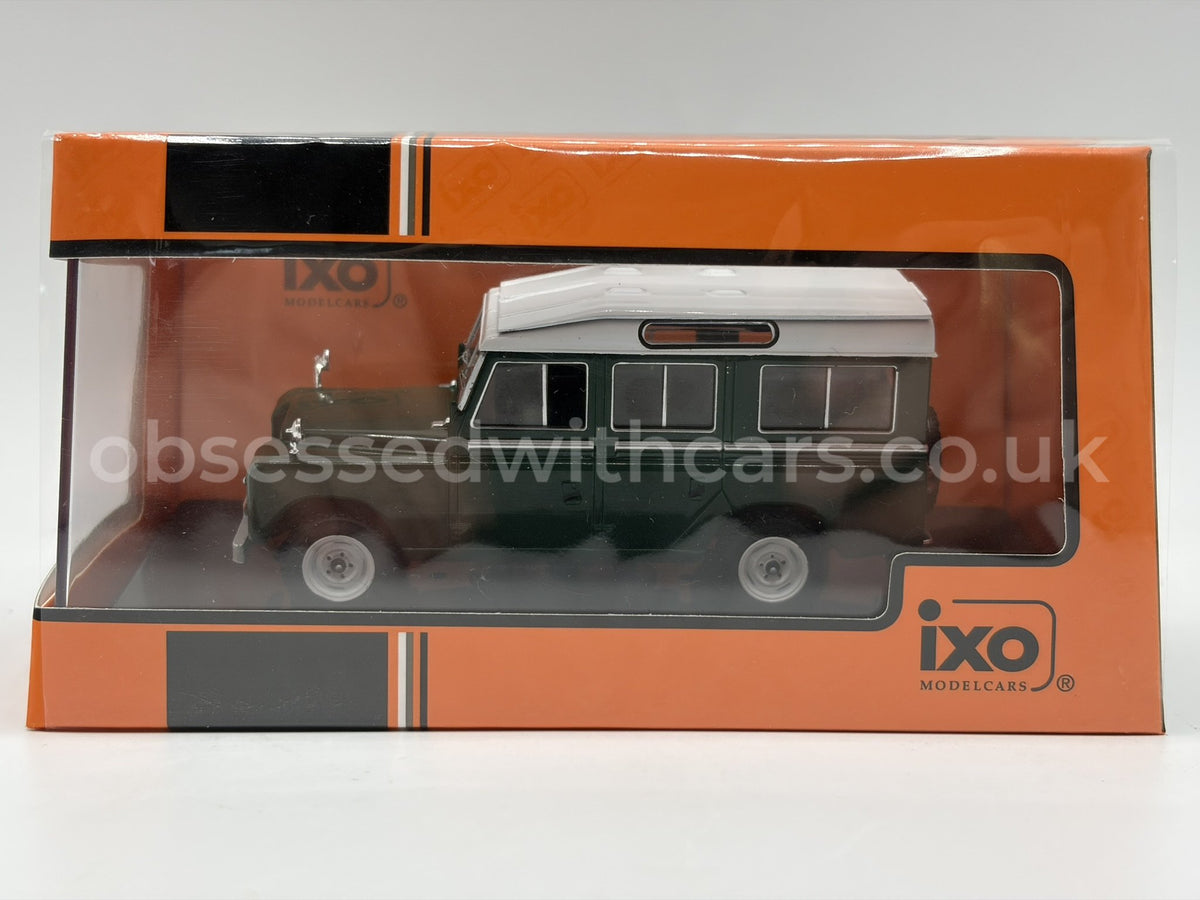 1/43 1978 Land Rover Series III 109 Station Wagon 4x4 - Green - IXO | Model Car
