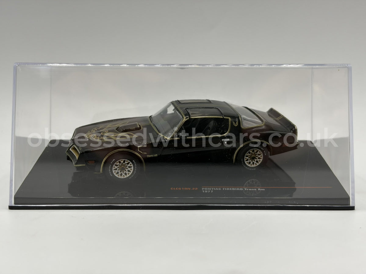 1/43 1977 Pontiac Firebird Trans Am - Black - IXO | Model Car